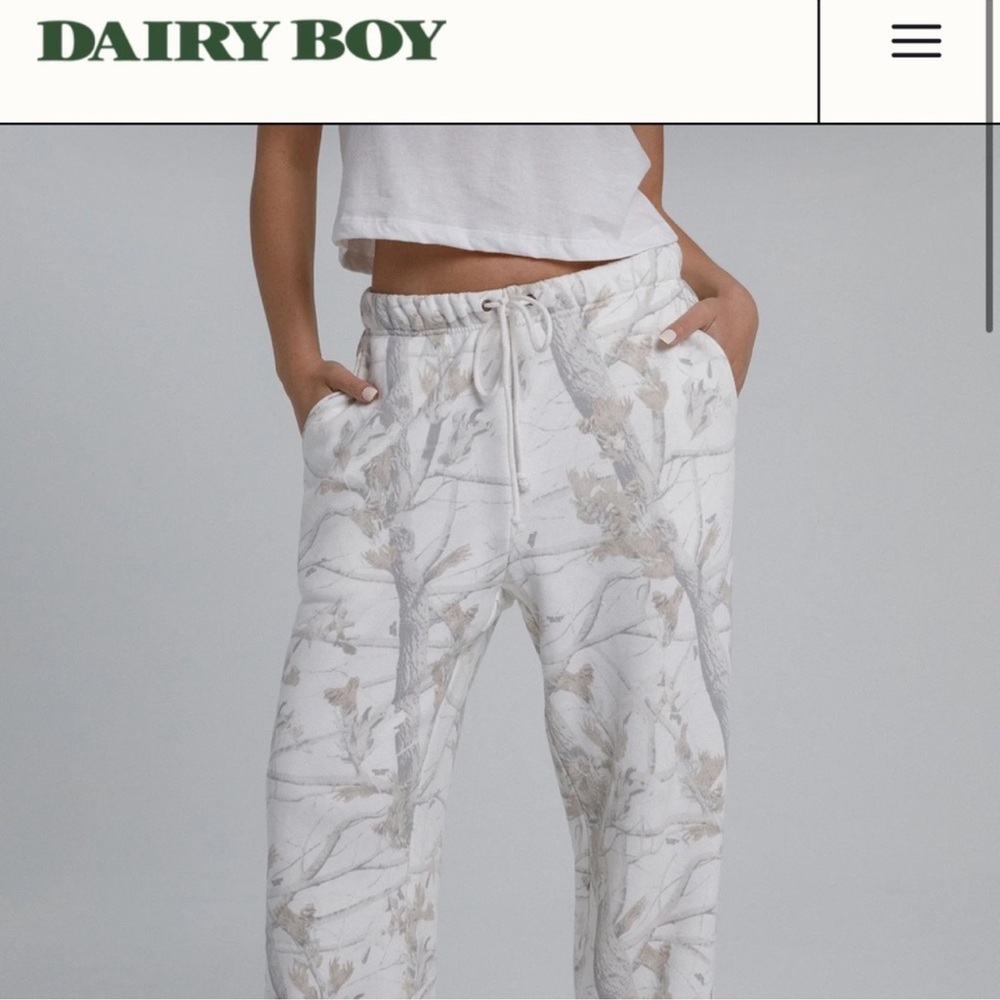 Dairy Boy Woodland Camo Sweat Pants - size large